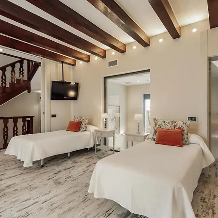 Casa Arrels, Your Mediterranean Holiday home *